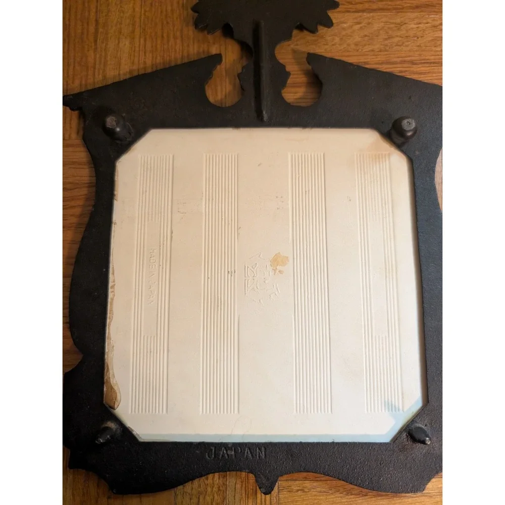 Vintage Cast Iron Trivet Fish Or Cut Bait Made In Japan Tile MCM‎ Mid Century